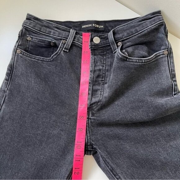 Aritzia Denim Forum The Yoko High Rise Slim Faded Black Raw Hem Size 26 - Picture 12 of 12